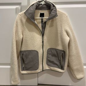 Vuori Fleece jacket in Cream